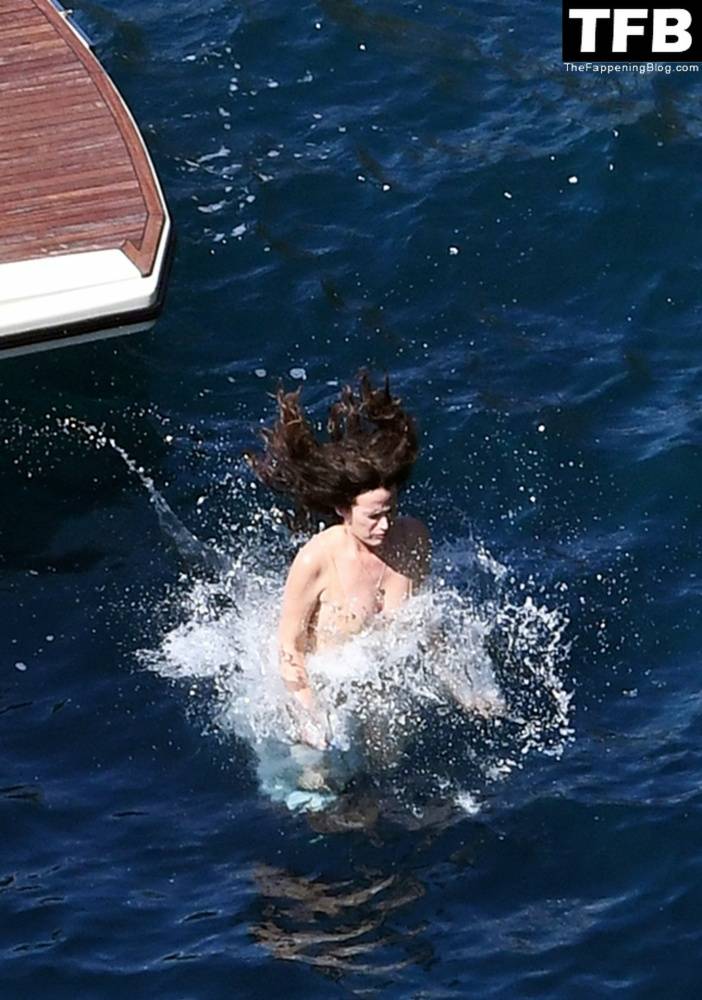 Elizabeth Reaser Has a Great Time with Bruce Gilbert While on Holiday in Positano - #26