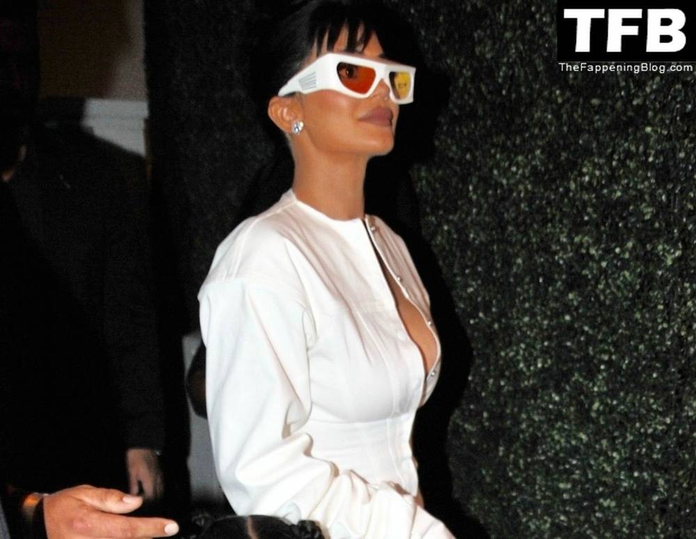 Kylie Jenner Showcases Her Svelte Figure in All-White - #29