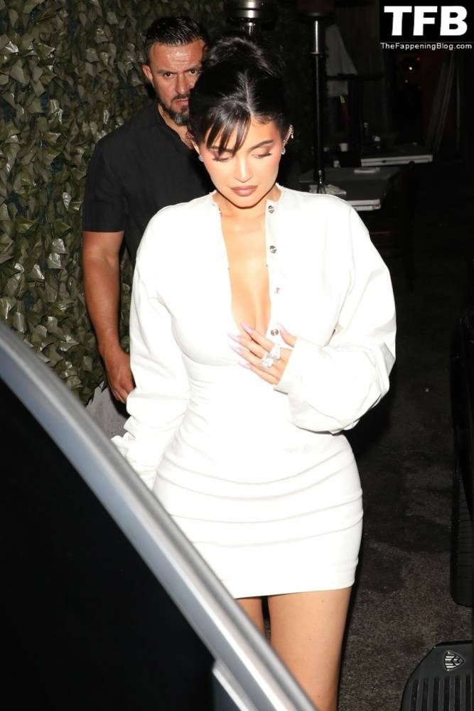 Kylie Jenner Showcases Her Svelte Figure in All-White - #59