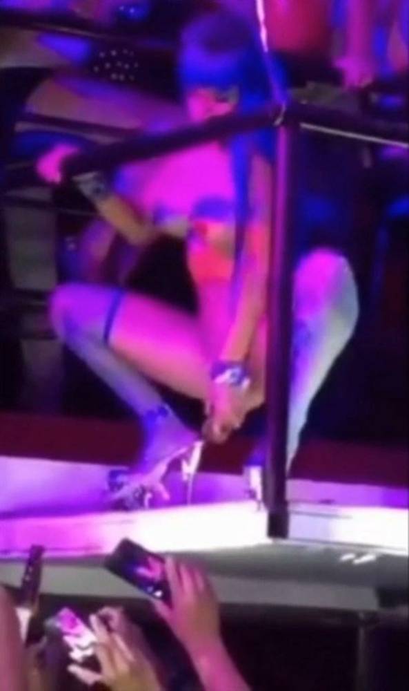 Cardi B Nude Stage Stripper Pussy Bottle Video Leaked - #2