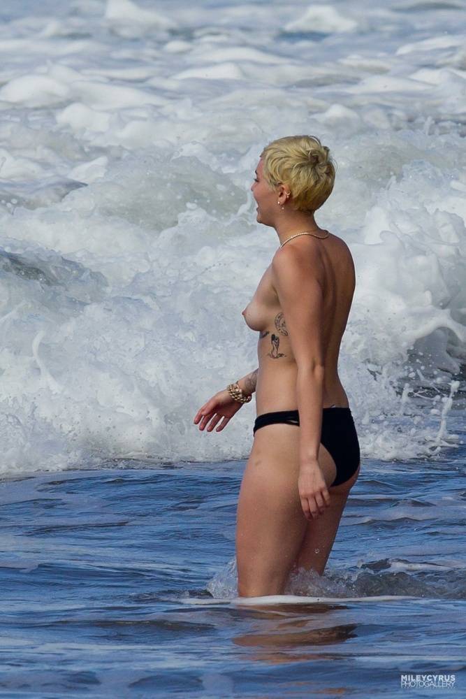 Miley Cyrus (mileycyrus) Nude OnlyFans Leaks (11 Photos) - #11