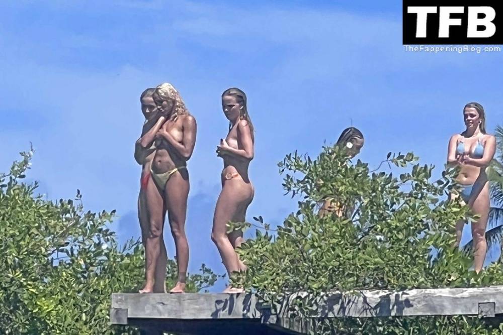 Salah Brooks, Charly Jordan, Emma Brooks, Olivia Ponton Pose Completely Naked in Mexico - #1