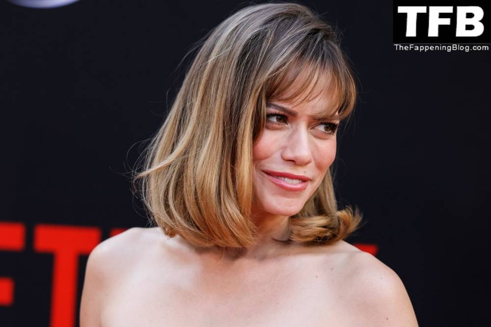 Bethany Joy Lenz Displays Her Sexy Tits at the LA Premiere Of Netflix 19s 18Blonde 19 - #8