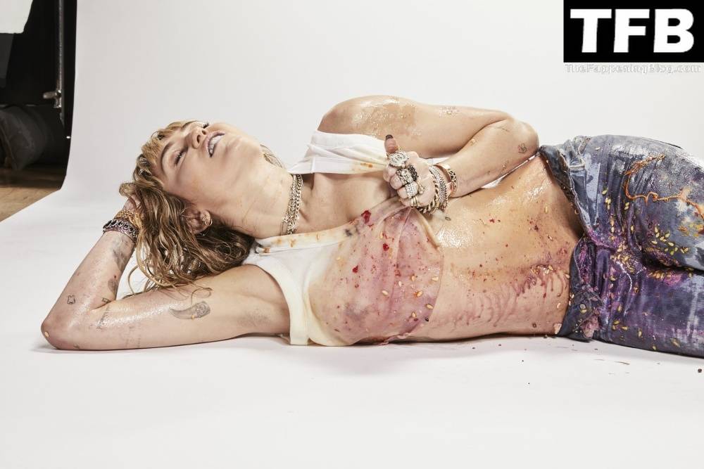 Miley Cyrus Nude & Sexy 13 1CShe Is Coming 1D Outtakes - #12