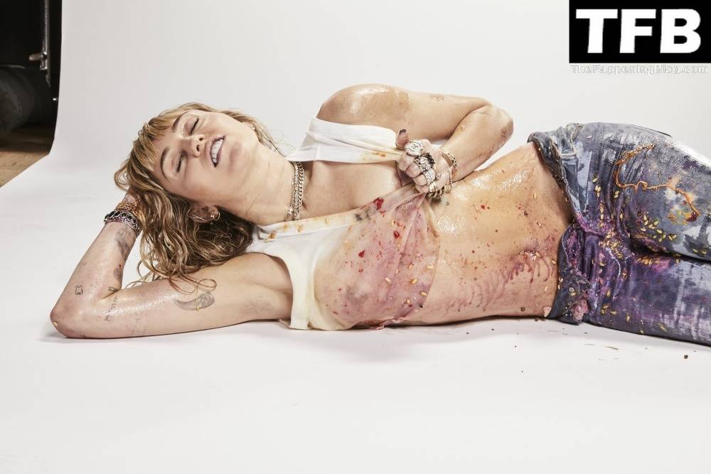 Miley Cyrus Nude & Sexy 13 1CShe Is Coming 1D Outtakes - #42