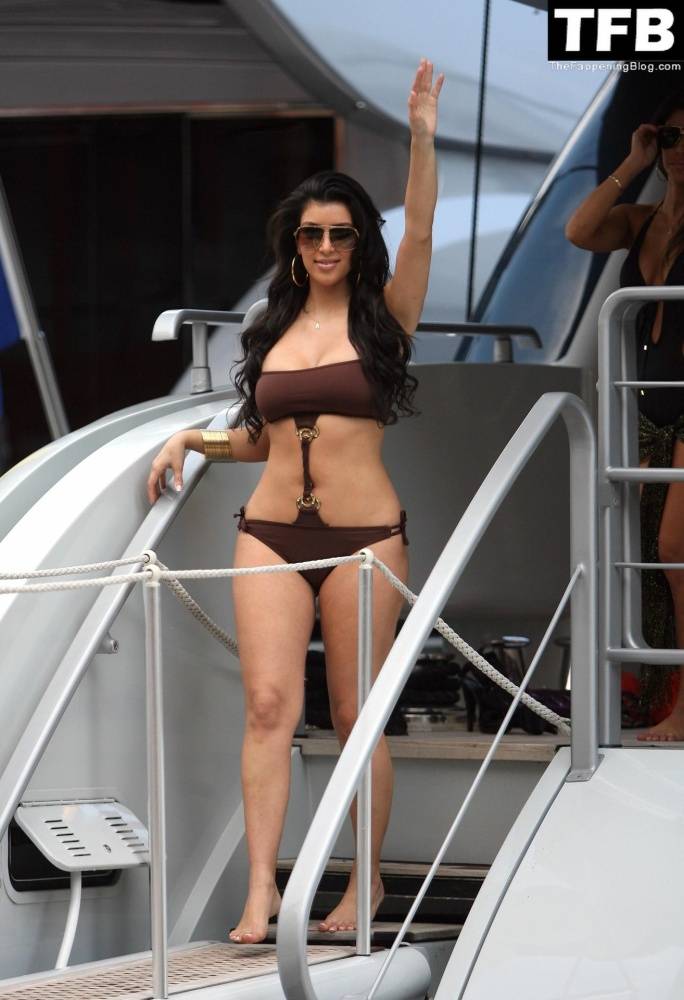 Kim Kardashian Nude & Sexy Collection 13 Part 4 - #13