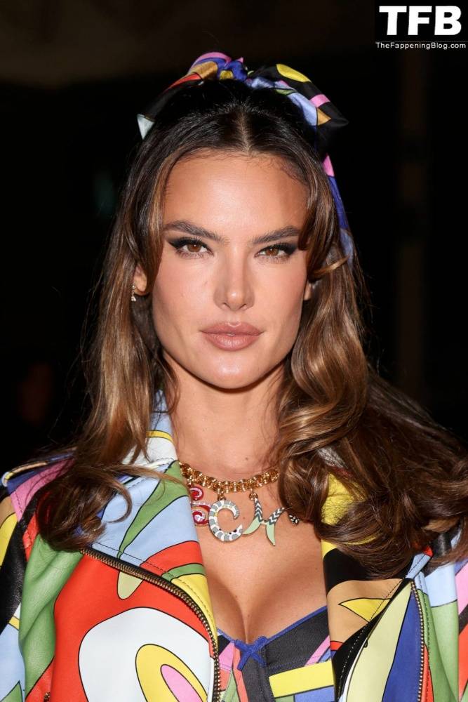 Alessandra Ambrosio Displays Her Sexy Tits & Legs at the Moschino Show in Milan - #37