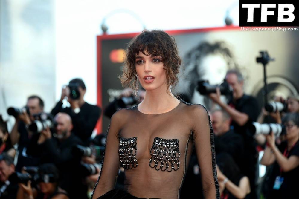 Greta Ferro Flashes Her Nude Tits at the 79th Venice International Film Festival - #4