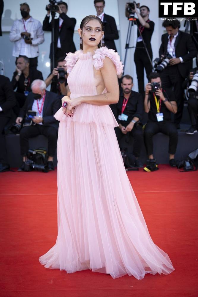 Gaia Gozzi Flaunts Her Tits at the 79th Venice International Film Festival - #40