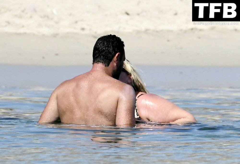 Gemma Collins Flashes Her Nude Boobs on the Greek Island of Mykonos - #43