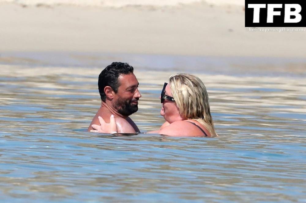 Gemma Collins Flashes Her Nude Boobs on the Greek Island of Mykonos - #31