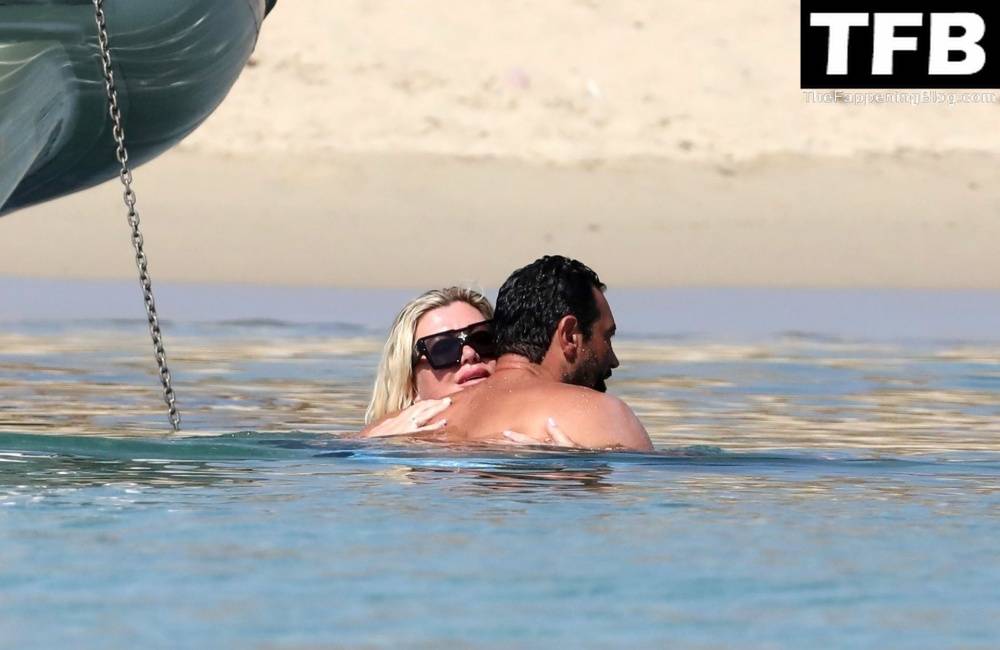 Gemma Collins Flashes Her Nude Boobs on the Greek Island of Mykonos - #64