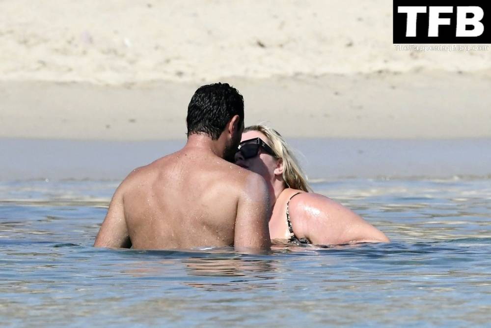 Gemma Collins Flashes Her Nude Boobs on the Greek Island of Mykonos - #85