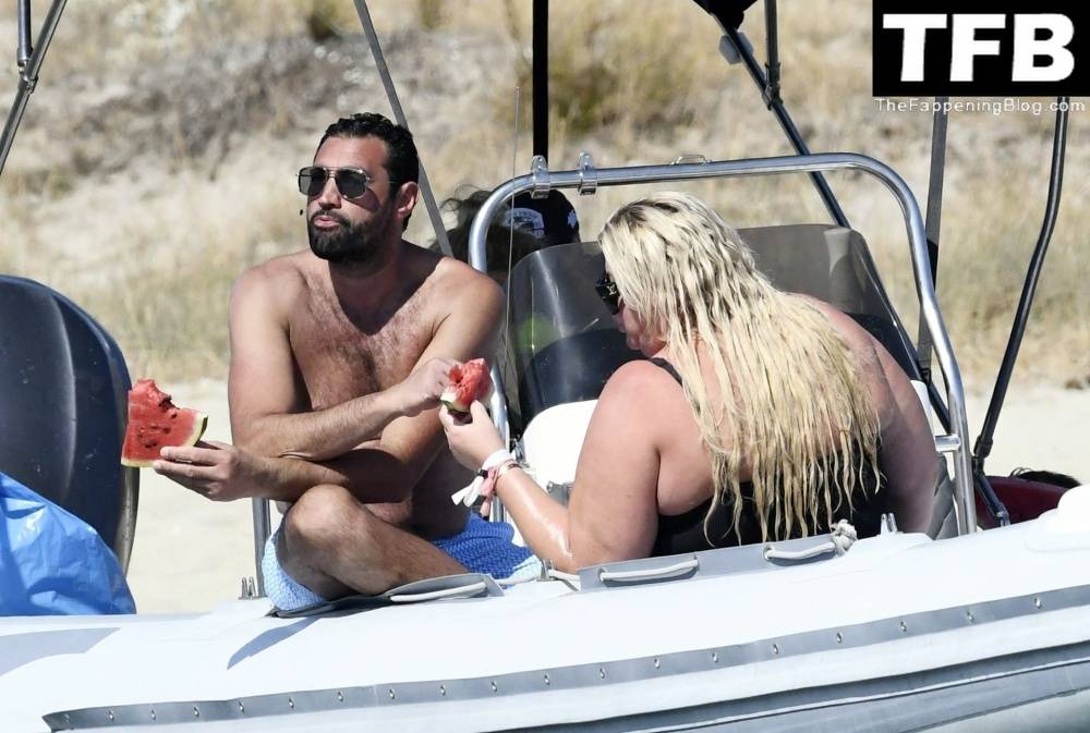 Gemma Collins Flashes Her Nude Boobs on the Greek Island of Mykonos - #12