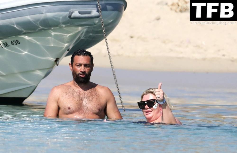 Gemma Collins Flashes Her Nude Boobs on the Greek Island of Mykonos - #24