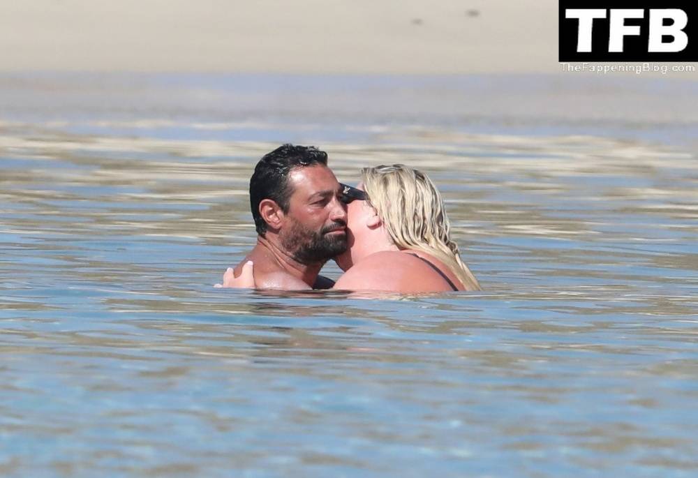 Gemma Collins Flashes Her Nude Boobs on the Greek Island of Mykonos - #97