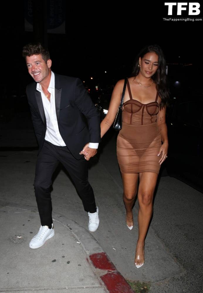 April Love Geary & Robin Thicke are One HOT Couple - #9