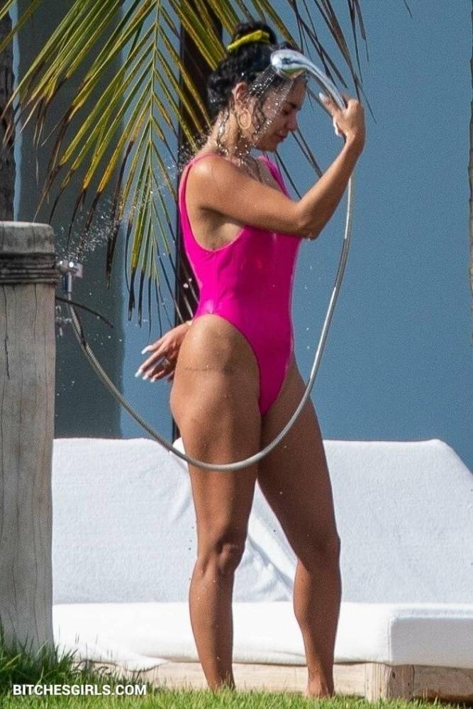 Vanessa Hudgens Nude Celebrity Leaked Photos - #8