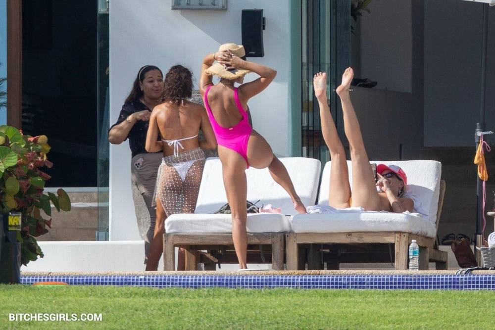 Vanessa Hudgens Nude Celebrity Leaked Photos - #21