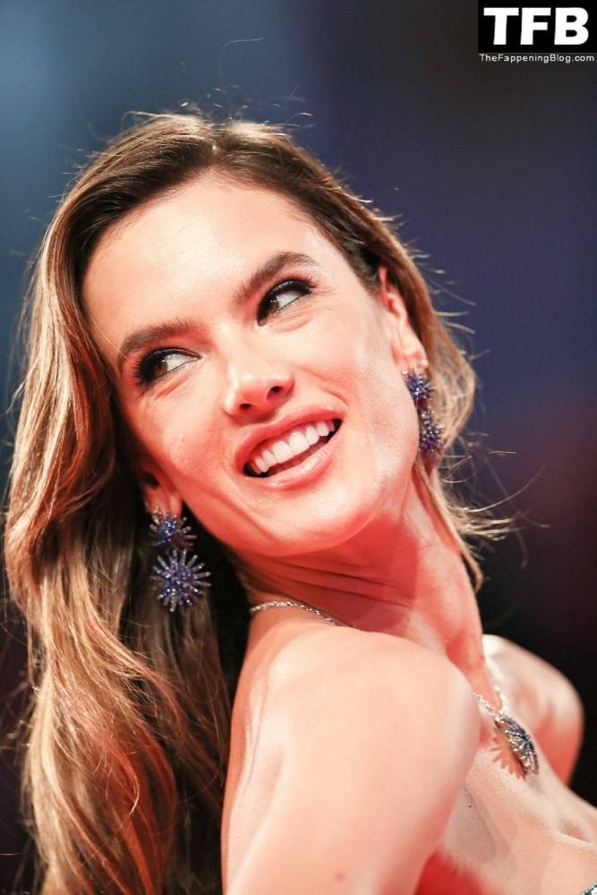 Alessandra Ambrosio Displays Her Cleavage at the 79th Venice International Film Festival - #29