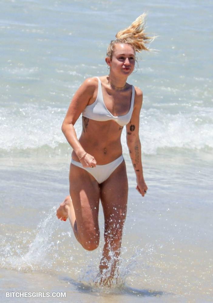 Miley Cyrus Nude Celebrity Tits Photos