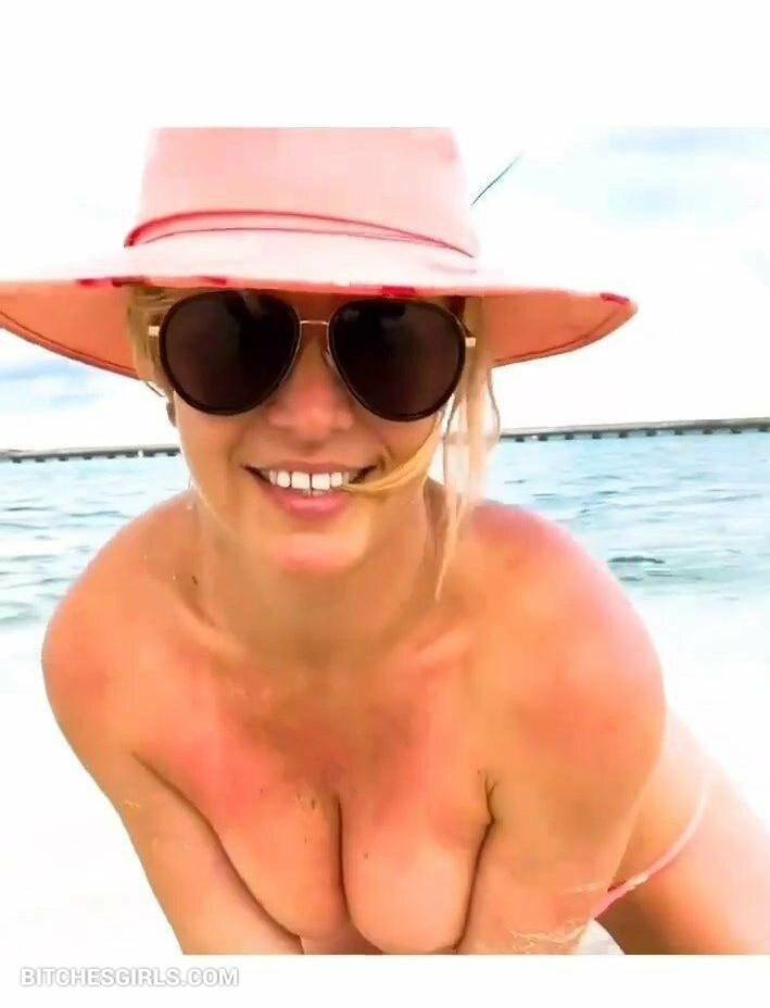 Britney Spears Nude Celebrity Leaked Tits Photos - #10