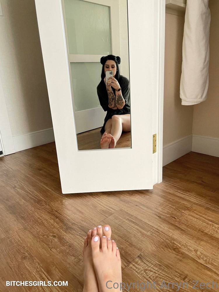 Arryn Zech Nude - Arryn Leaked Nude Photo - #3