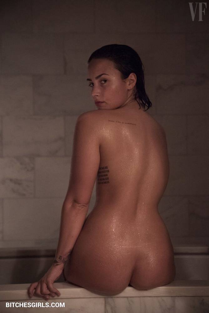 Demi Lovato Nude Celebrities - Lovato Celebrities Leaked Naked Photo - #11