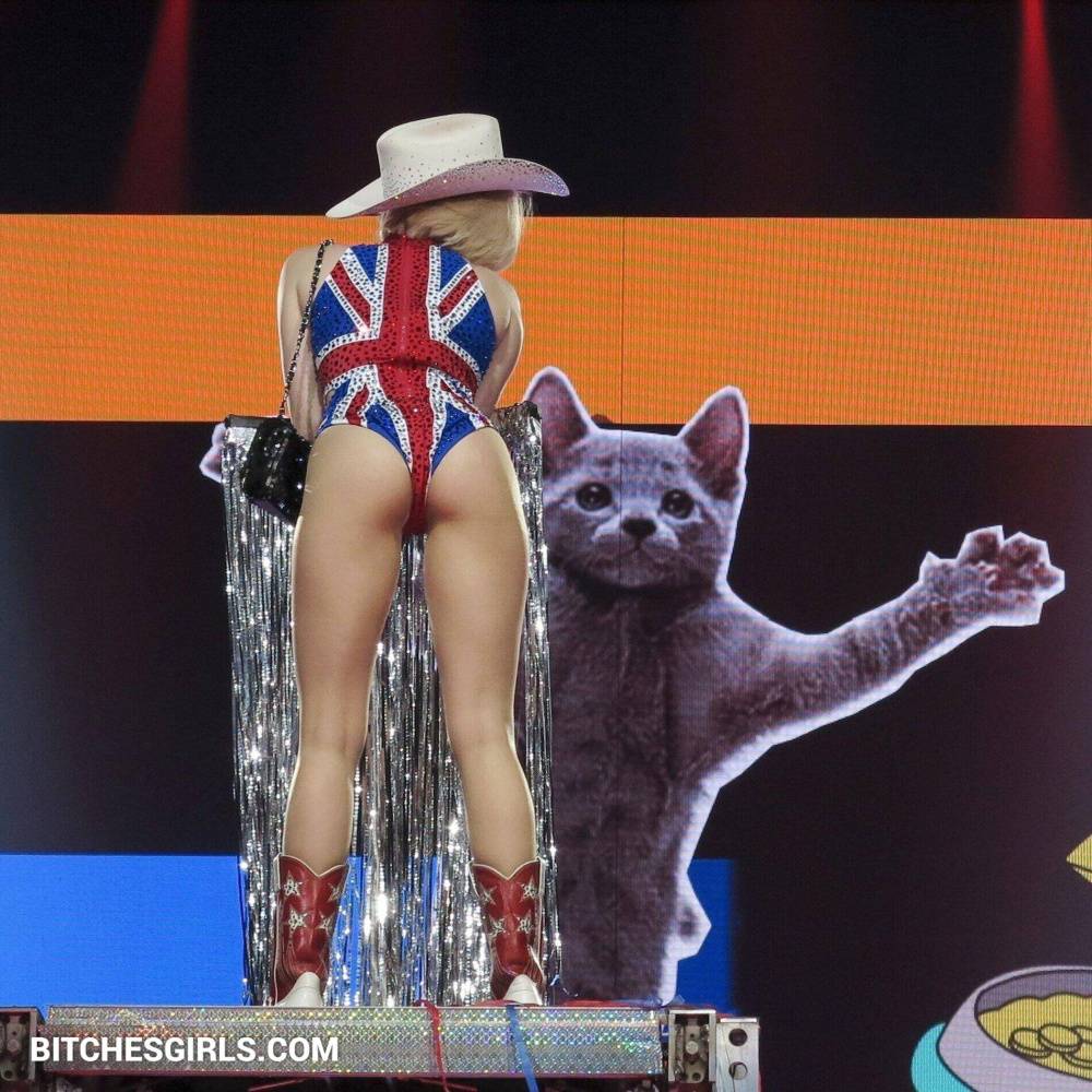 Miley Cyrus Nude Celebrities - Miley Celebrities Leaked Naked Video - #2