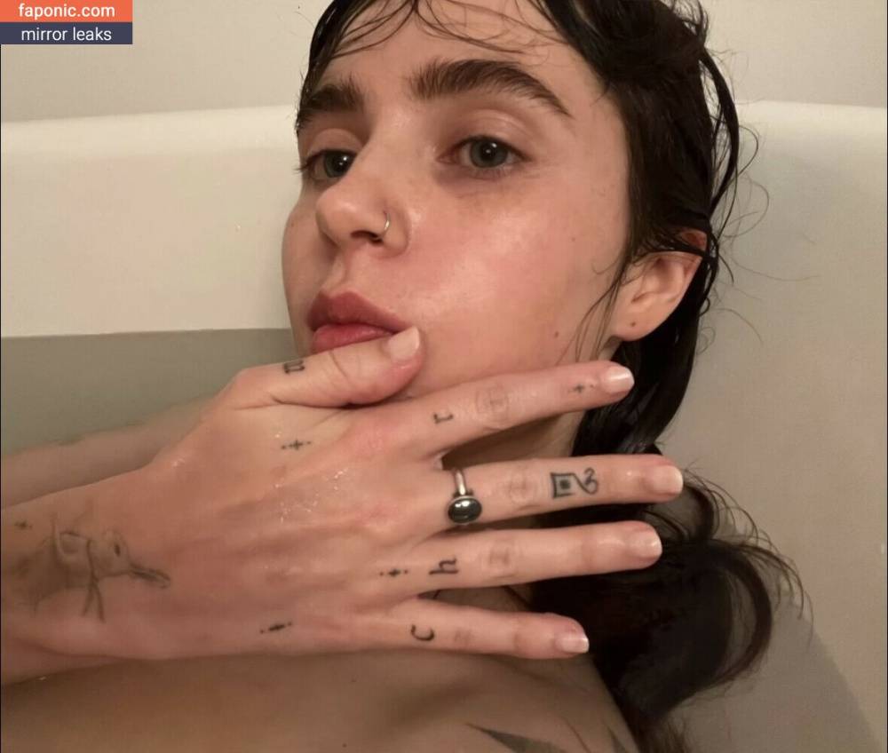 Claire cottrill aka Clairo Nude Leaks - #11