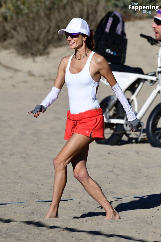 Alessandra Ambrosio Shines While Playing Beach Volleyball with Friends in Santa Monica (185 Photos) - #17