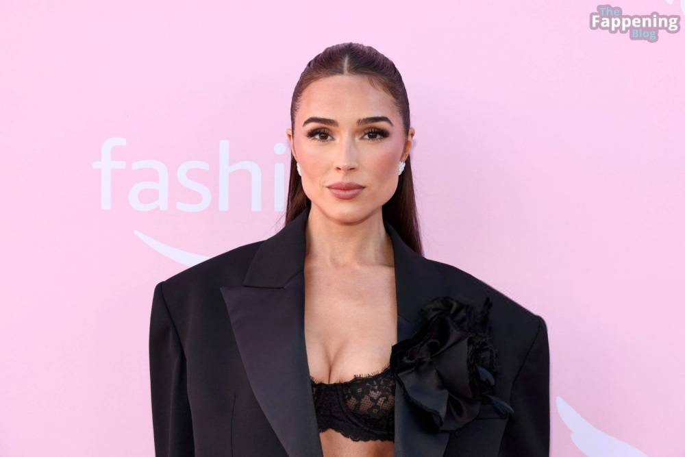 Olivia Culpo Displays Nice Cleavage at the 2024 Victoria’s Secret Show (43 Photos) - #19