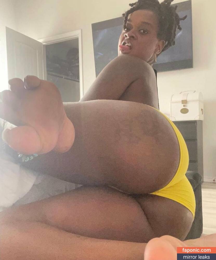 L0yal_trini aka Loyal Trini aka l0yaltriinii Nude Leaks OnlyFans - #15