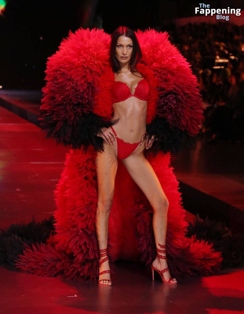 Bella Hadid Looks Stunning in Red at the 2024 Victoria’s Secret Show (63 Photos) - #23