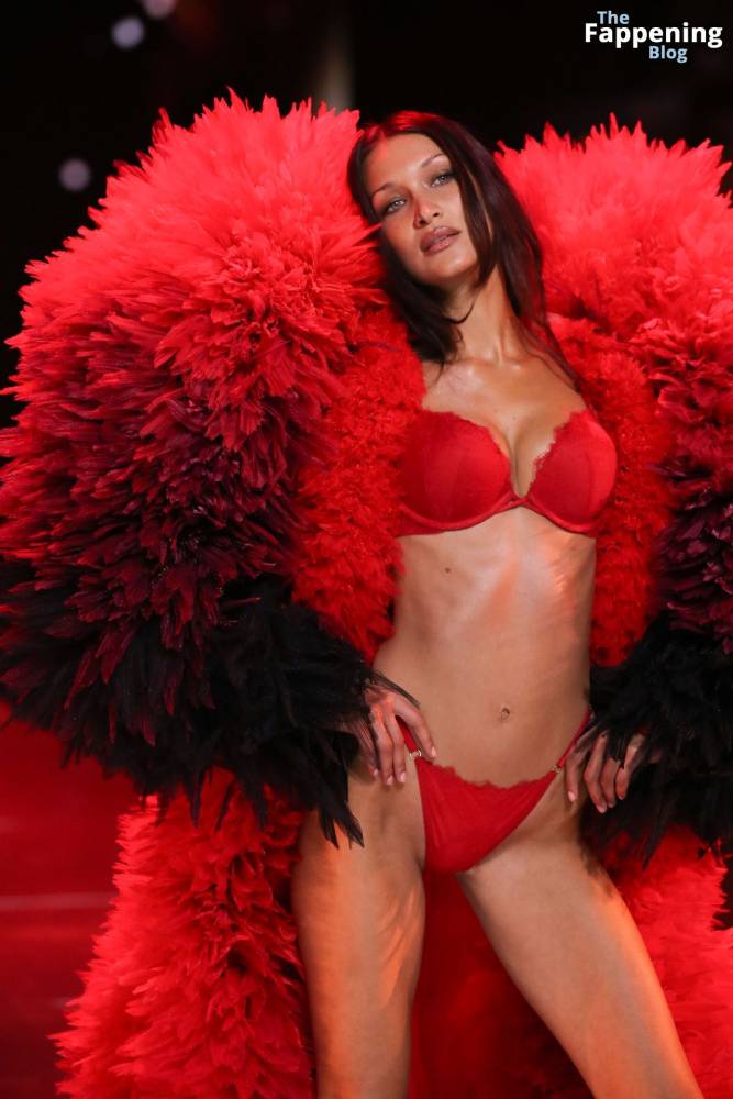 Bella Hadid Looks Stunning in Red at the 2024 Victoria’s Secret Show (63 Photos) - #7