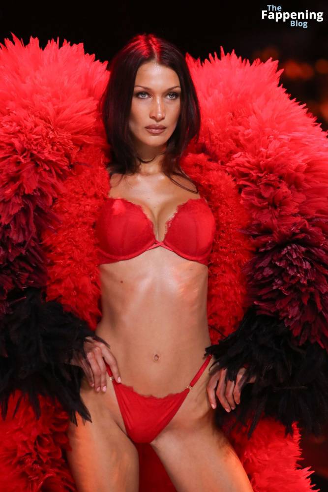 Bella Hadid Looks Stunning in Red at the 2024 Victoria’s Secret Show (63 Photos) - #10