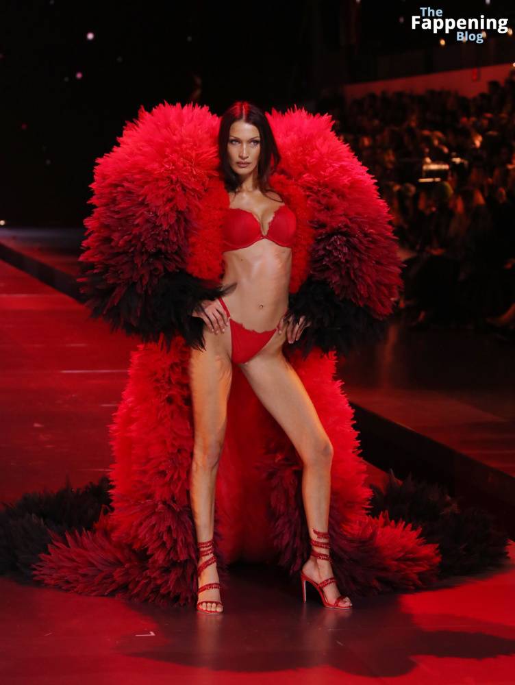 Bella Hadid Looks Stunning in Red at the 2024 Victoria’s Secret Show (63 Photos) - #19