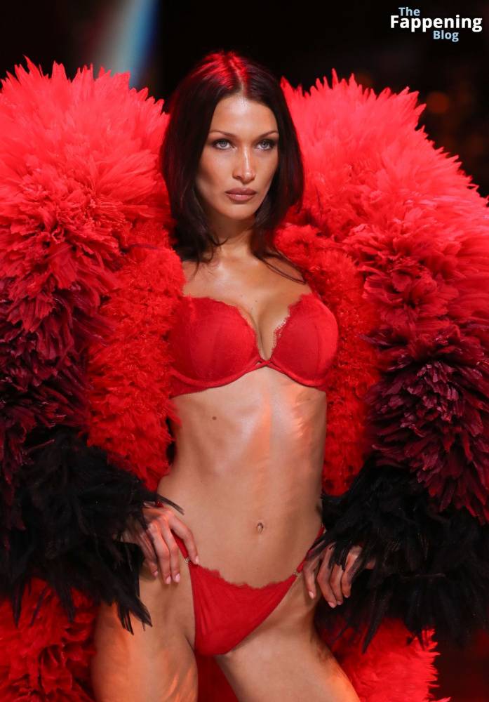 Bella Hadid Looks Stunning in Red at the 2024 Victoria’s Secret Show (63 Photos) - #8