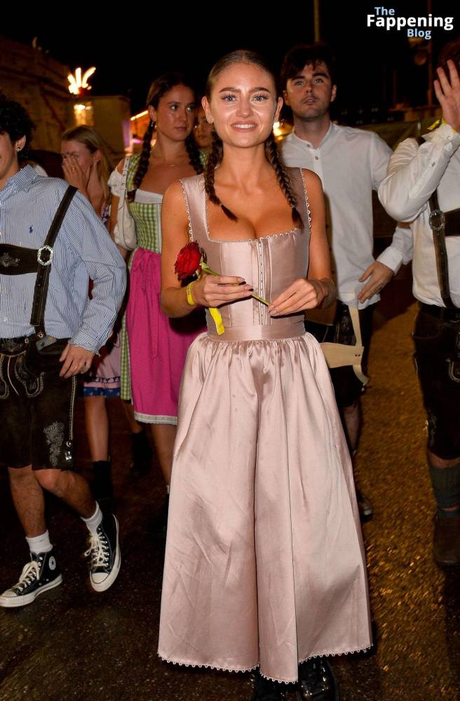 Leni Klum Displays Nice Cleavage at Oktoberfest in Munich (23 Photos) - #4