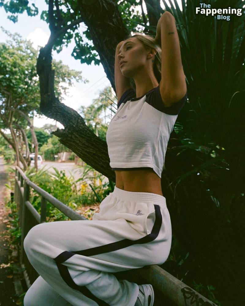 Alexis Ren Poses For the RVCA Sport 2024 Collection (13 Photos) - #10