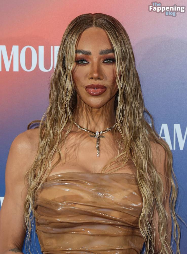 Munroe Bergdorf Stuns at the Glamour Women of the Year Awards (19 Photos) - #14