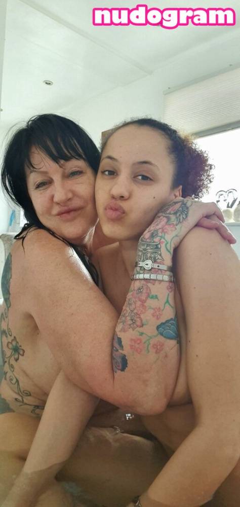 Mom_vs_daughter / mom_vs_daughter Nude Leaks OnlyFans - TheFap - #4