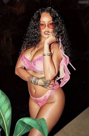 Rihanna / badgalriri Nude Leaks - #13