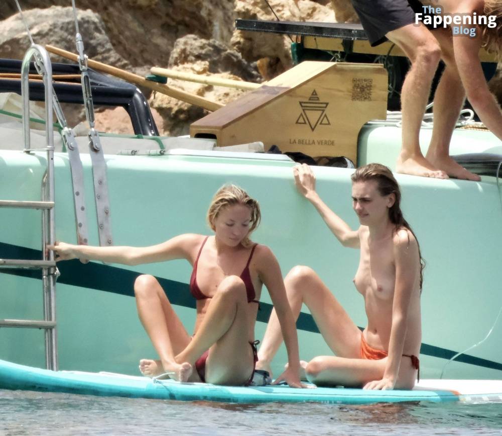 Lila Grace Moss Enjoys Her Holidays with Her Friends Out in Ibiza (74 Photos) - #29