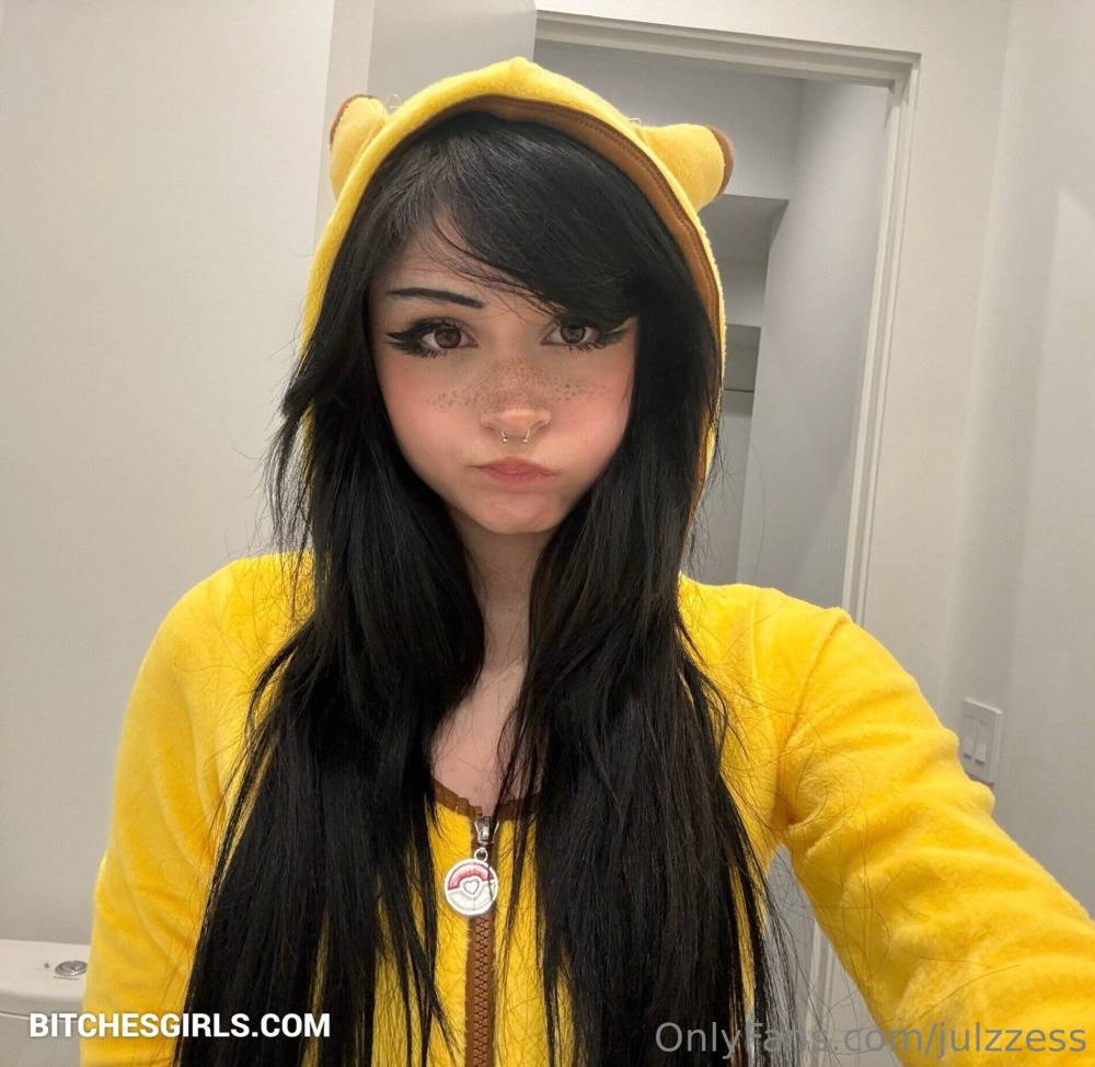 Julzzess Nude Teen - Jules Nsfw Photos Tiktok - #6