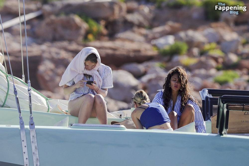 Eiza Gonzalez Looks Sexy in a Blue Bikini as She Enjoys a Day with Friends in Ibiza (18 Photos) - #13