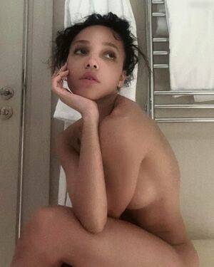 FKA Twigs / FKAtwigs Nude Leaks - #9