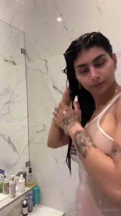 Mia Khalifa Nude Wet Tank Top OnlyFans Video Leaked - #18