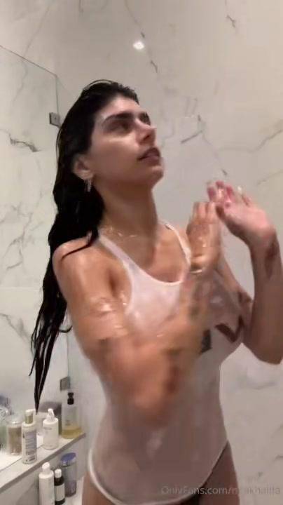 Mia Khalifa Nude Wet Tank Top OnlyFans Video Leaked - #9