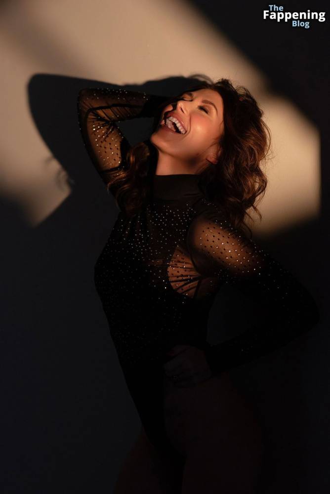 Jewel Staite Sexy (29 Photos) - #3